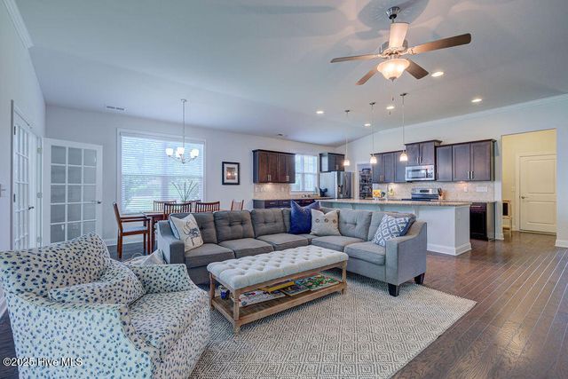 724 Coniston Drive SE, Leland, NC 28451