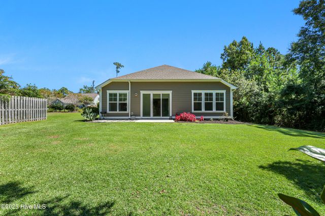 724 Coniston Drive SE, Leland, NC 28451