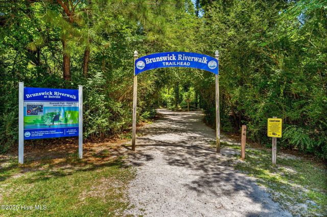 724 Coniston Drive SE, Leland, NC 28451