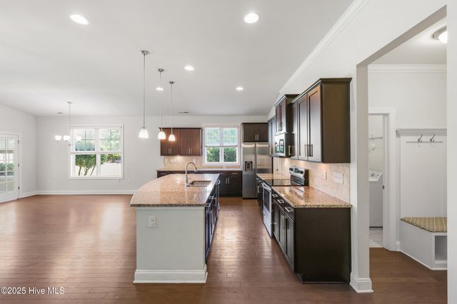724 Coniston Drive SE, Leland, NC 28451