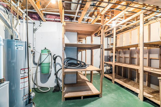 1524 Stark Avenue NW, Walker, MI 49534