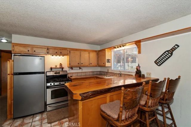676 Pine Lane, Sugarloaf, CA 92386