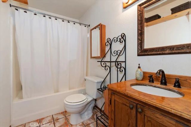 676 Pine Lane, Sugarloaf, CA 92386