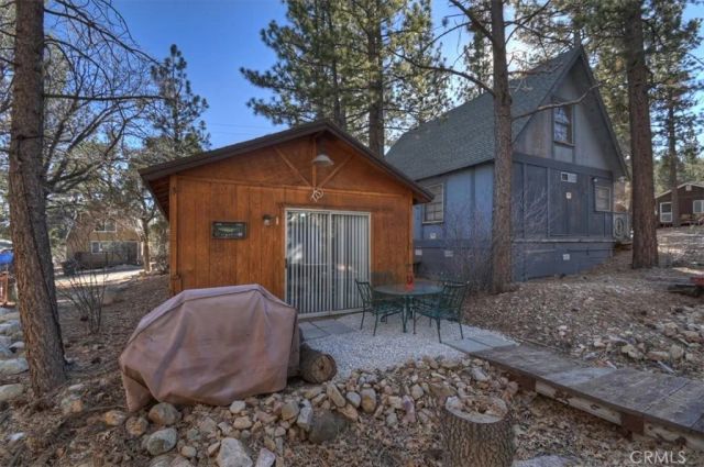 676 Pine Lane, Sugarloaf, CA 92386