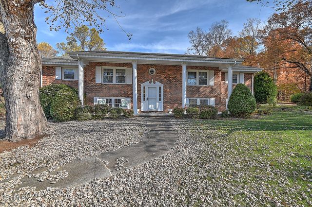1900 Northwood Drive, Johnson City, TN 37601