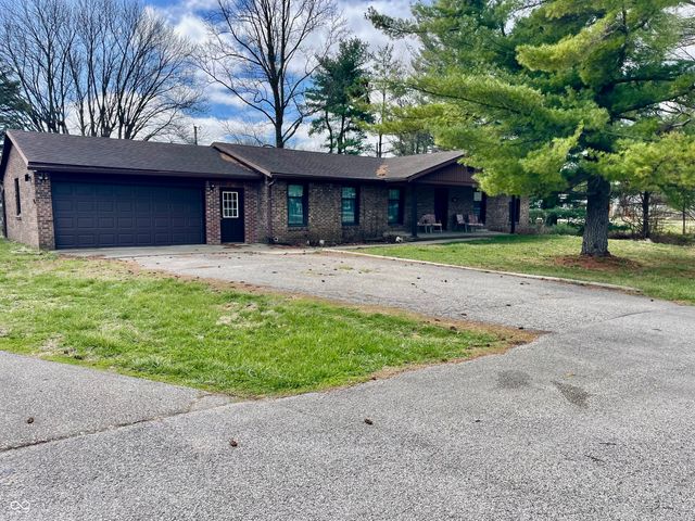 700 Albin Pond Road, Greencastle, IN 46135
