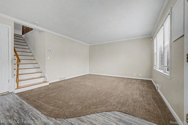 5635 Westpoint Street, Dearborn Heights, MI 48125