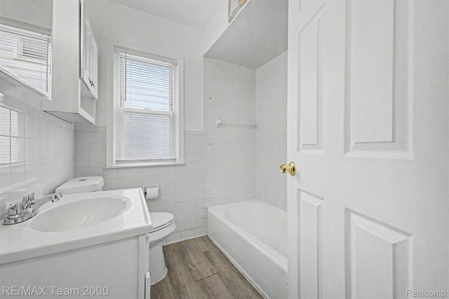 5635 Westpoint Street, Dearborn Heights, MI 48125