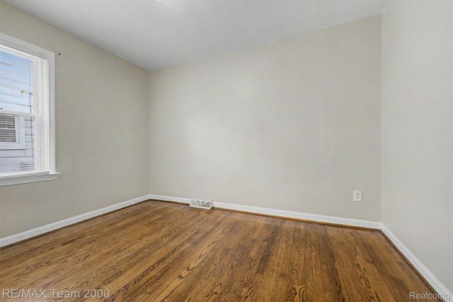 5635 Westpoint Street, Dearborn Heights, MI 48125