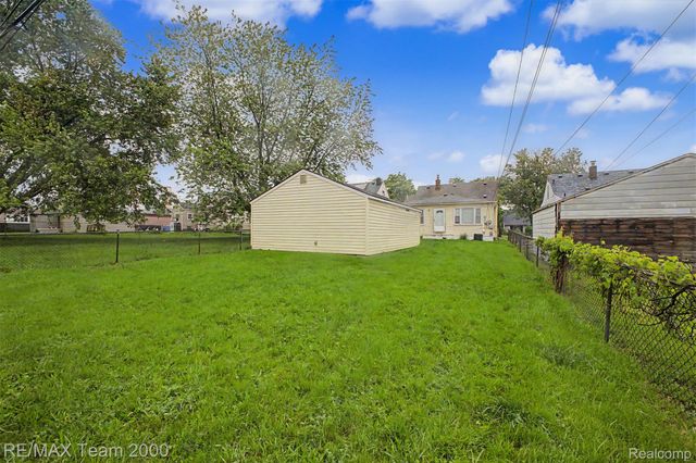 5635 Westpoint Street, Dearborn Heights, MI 48125