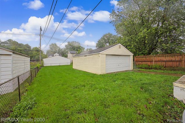 5635 Westpoint Street, Dearborn Heights, MI 48125