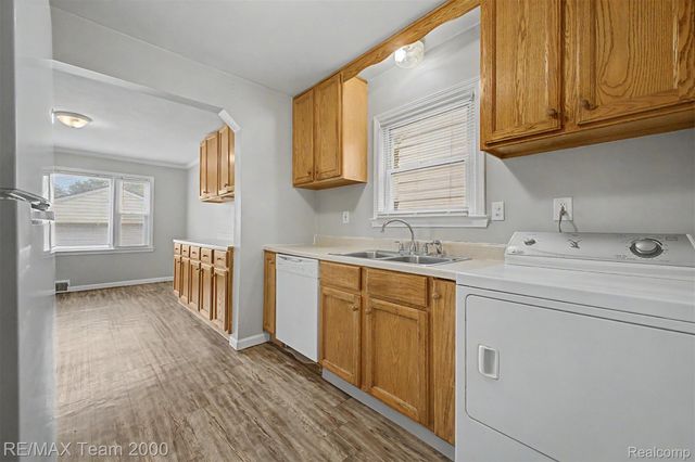 5635 Westpoint Street, Dearborn Heights, MI 48125