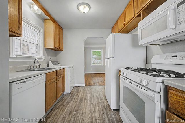 5635 Westpoint Street, Dearborn Heights, MI 48125