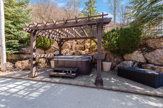 3532 N LAYTON RIDGE DR, Layton, UT 84040
