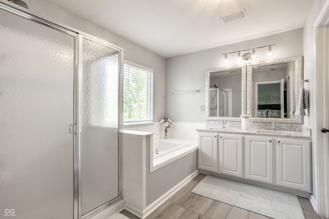 12464 Gladecrest Drive, Carmel, IN 46033