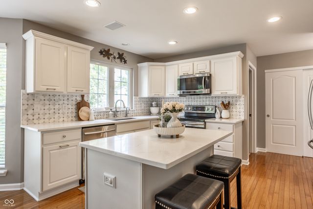 12464 Gladecrest Drive, Carmel, IN 46033