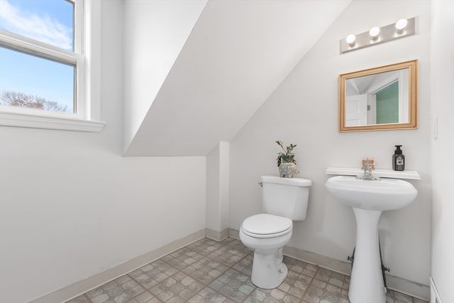 42 Pinehurst Ave, Billerica, MA 01821