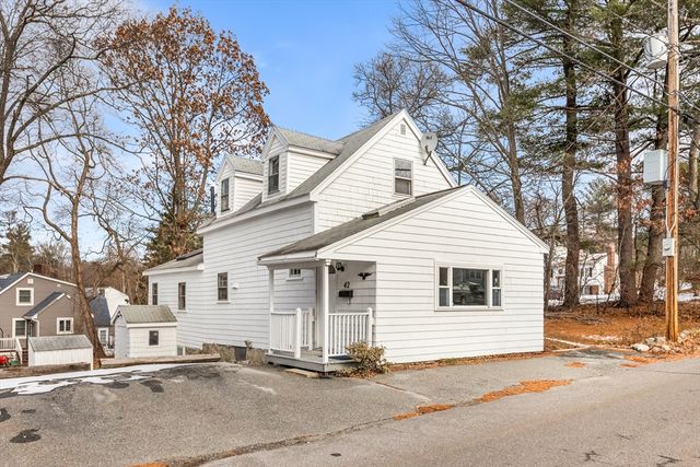 42 Pinehurst Ave, Billerica, MA 01821
