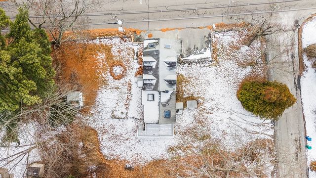 42 Pinehurst Ave, Billerica, MA 01821