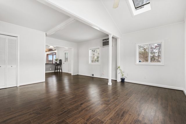 42 Pinehurst Ave, Billerica, MA 01821