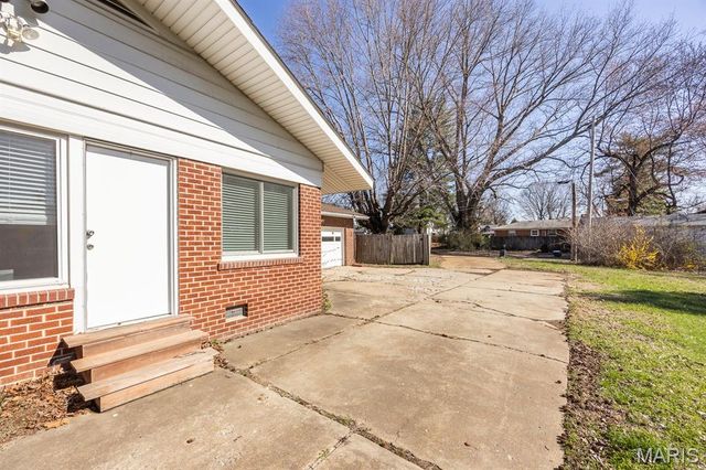 7911 W Main Street, Belleville, IL 62223