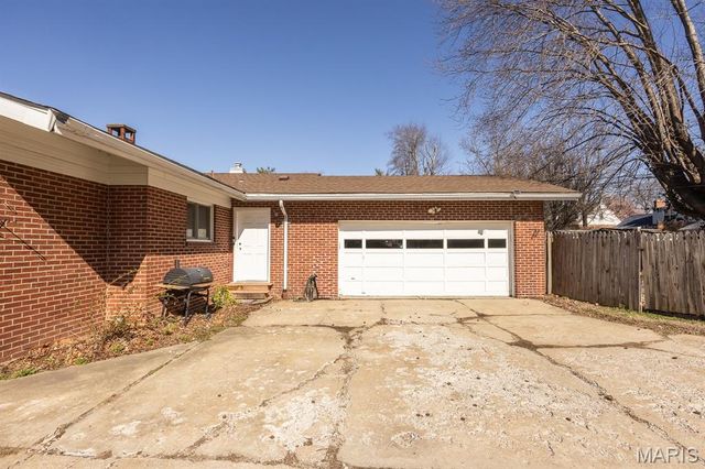 7911 W Main Street, Belleville, IL 62223