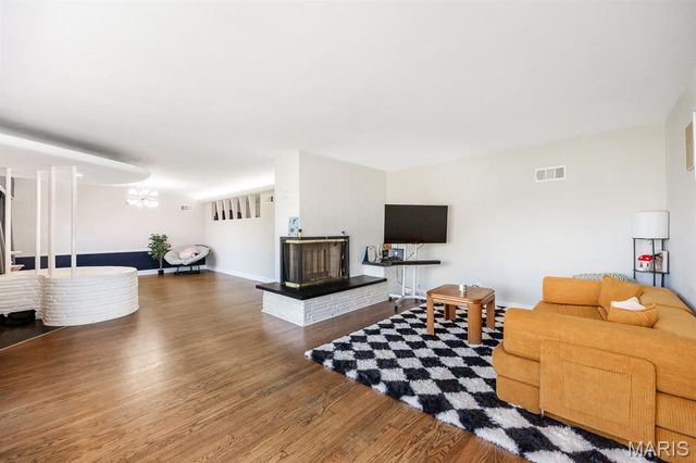 7911 W Main Street, Belleville, IL 62223