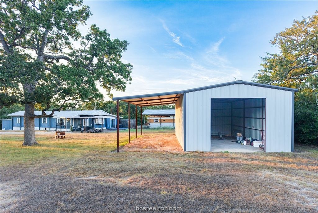 403 Deep Canyon Circle, Somerville, TX 77879 — exterior