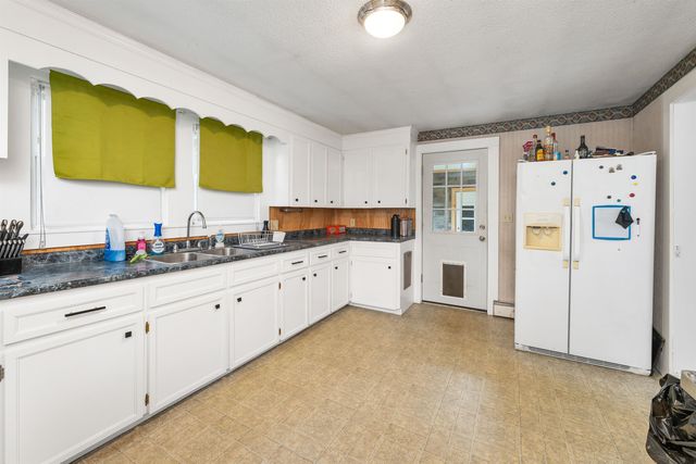 9 Hunt Avenue, Franklin, NH 03235