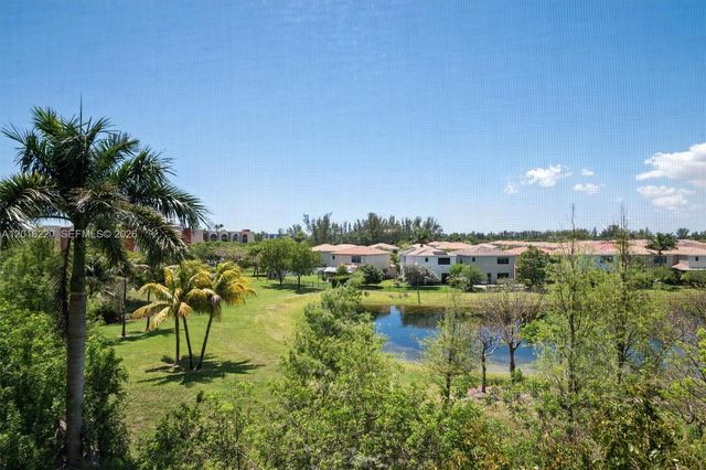900 NE 195th St 414, Miami, FL 33179