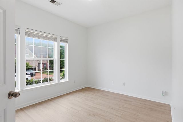 1264 W Running Brook Rd, Nashville, TN 37209