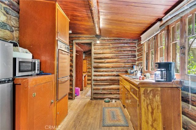 41099 Valley of the Falls, Forest Falls, CA 92339