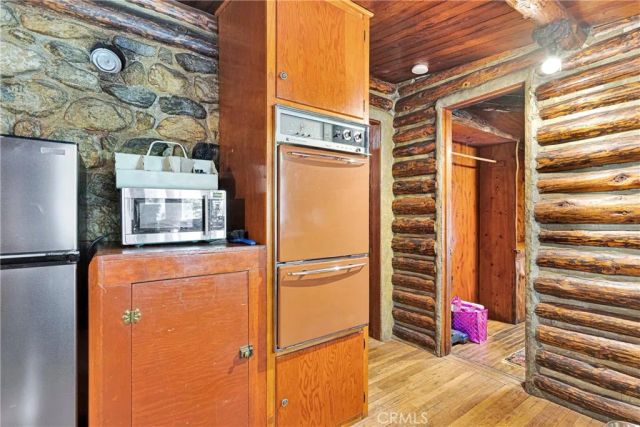 41099 Valley of the Falls, Forest Falls, CA 92339