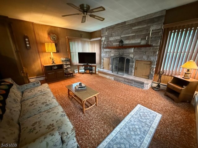 76 Linwood Ave, Midland Park Boro, NJ 07432