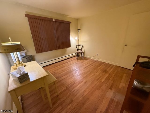 76 Linwood Ave, Midland Park Boro, NJ 07432