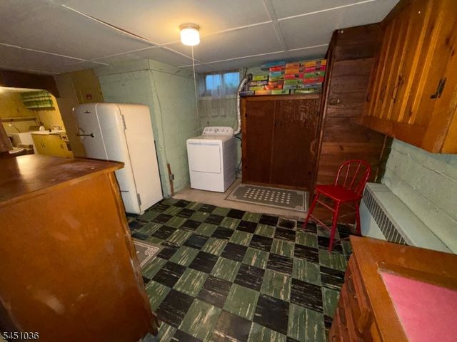 76 Linwood Ave, Midland Park Boro, NJ 07432