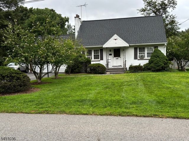 76 Linwood Ave, Midland Park Boro, NJ 07432