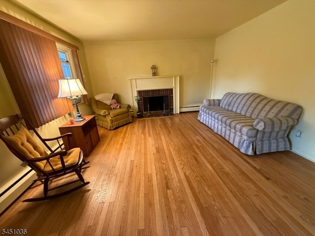 76 Linwood Ave, Midland Park Boro, NJ 07432
