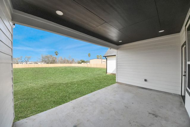 5811 County Road 675b, Rosharon, TX 77583