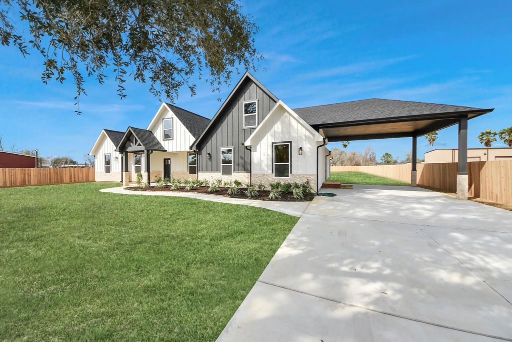 5811 County Road 675b, Rosharon, TX 77583
