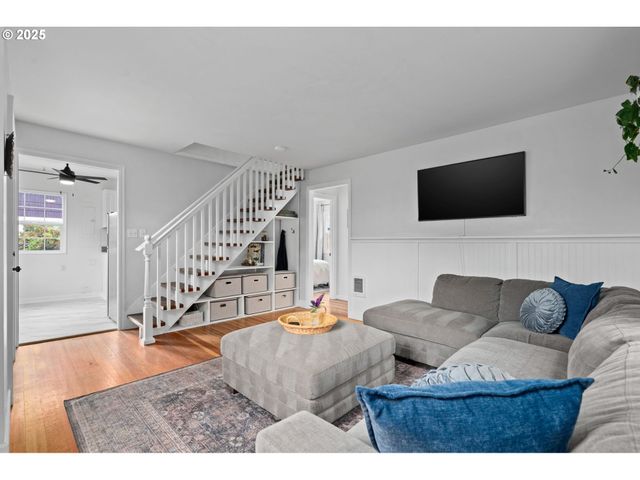 615 Ne 61ST Pl, Portland, OR 97213