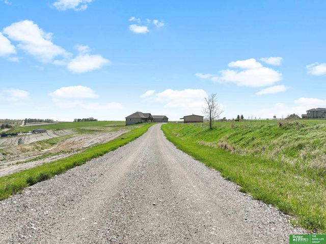 2375 County Road 39, Omaha, NE 68142