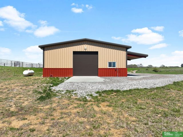2375 County Road 39, Omaha, NE 68142