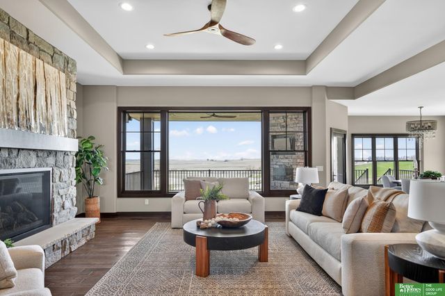 2375 County Road 39, Omaha, NE 68142