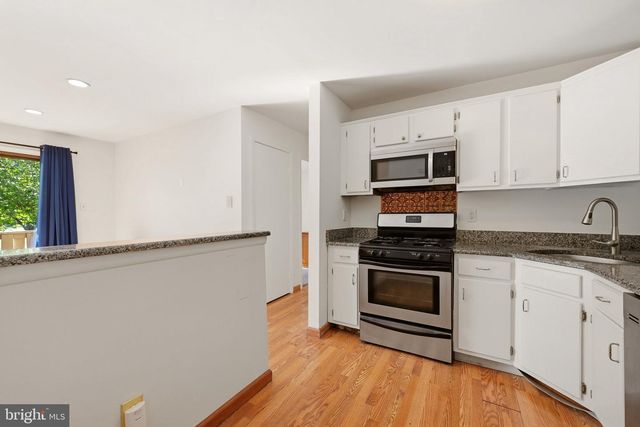 2103 WOODHOLLOW DR, Marlton, NJ 08053