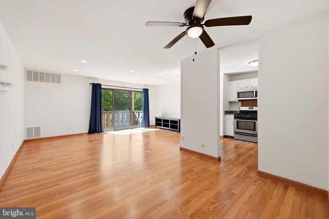 2103 WOODHOLLOW DR, Marlton, NJ 08053