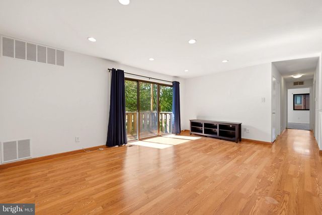 2103 WOODHOLLOW DR, Marlton, NJ 08053