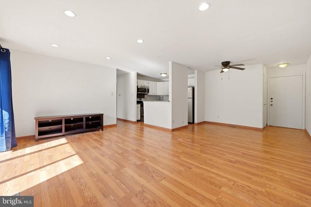 2103 WOODHOLLOW DR, Marlton, NJ 08053