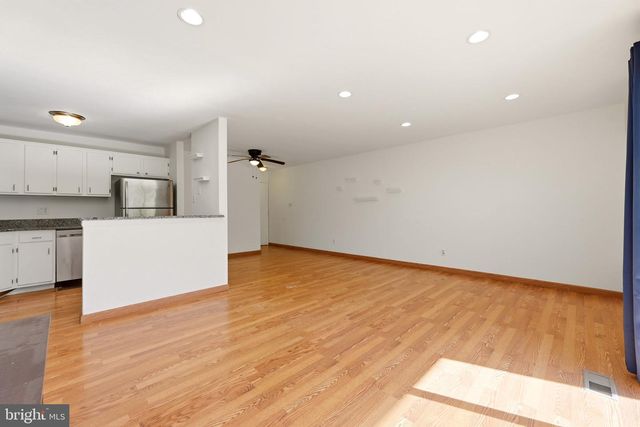 2103 WOODHOLLOW DR, Marlton, NJ 08053