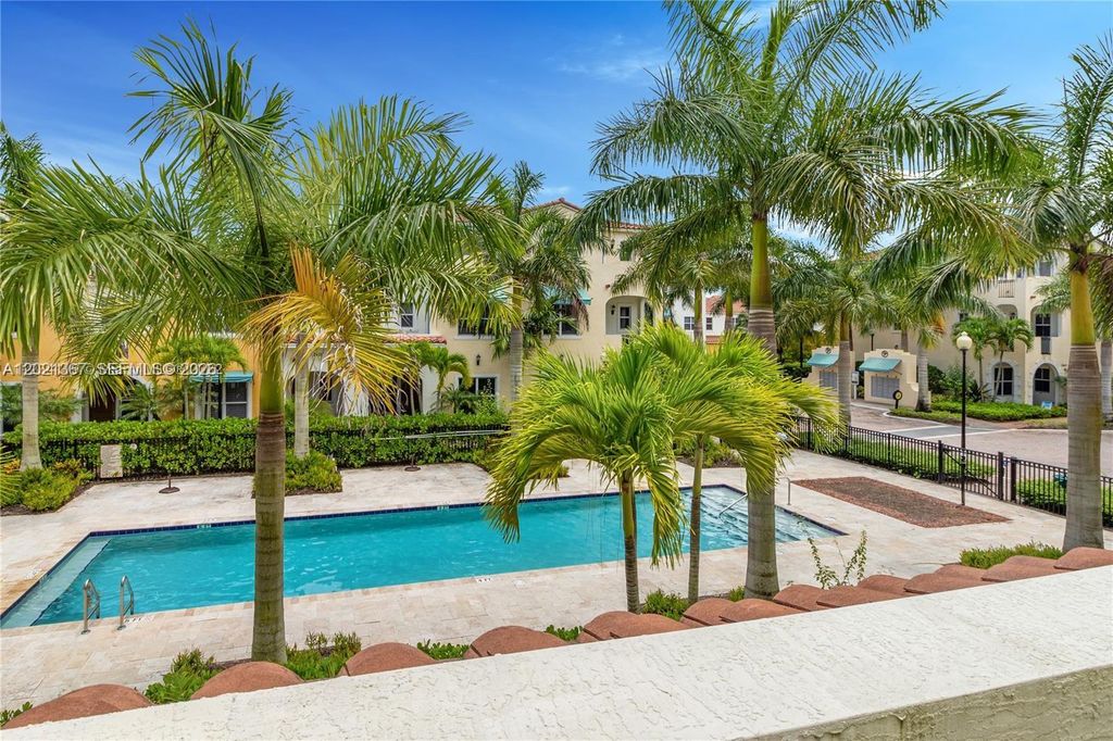 12432 NW 18th Ct, Pembroke Pines, FL 33028